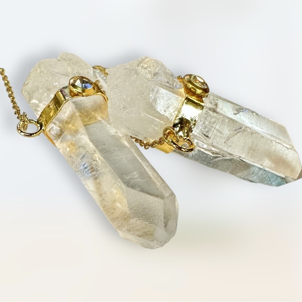 NEW Natural Clear Quartz Column Spear Pendant W/ Swarovski Crystal Accent - Picture 10 of 16